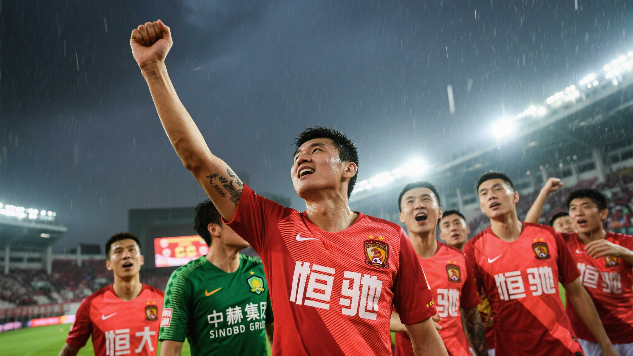 申花克服12年魔咒,德比战展现统治力攻陷海港主场 对于许多契机来说,在某个特殊节点出现能够扭转乾坤。